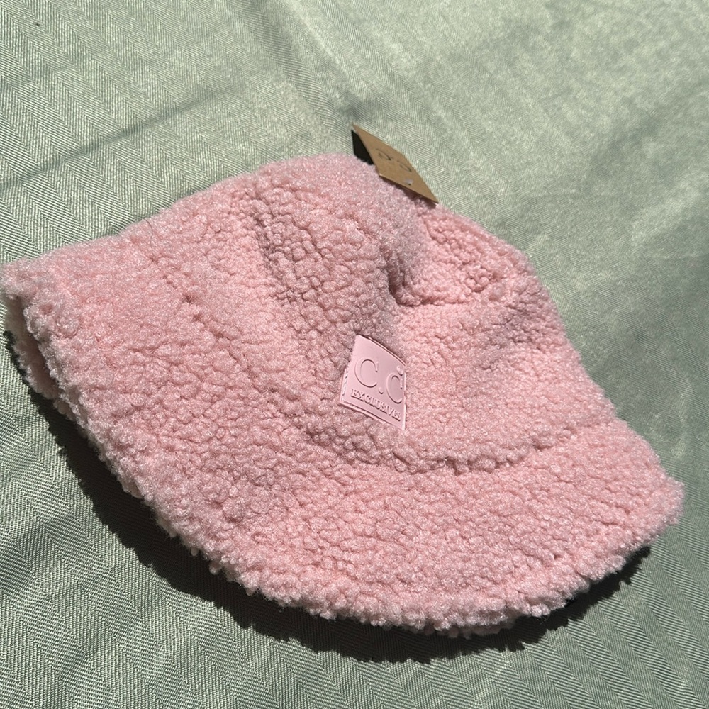 Rose fluffy bucket hat